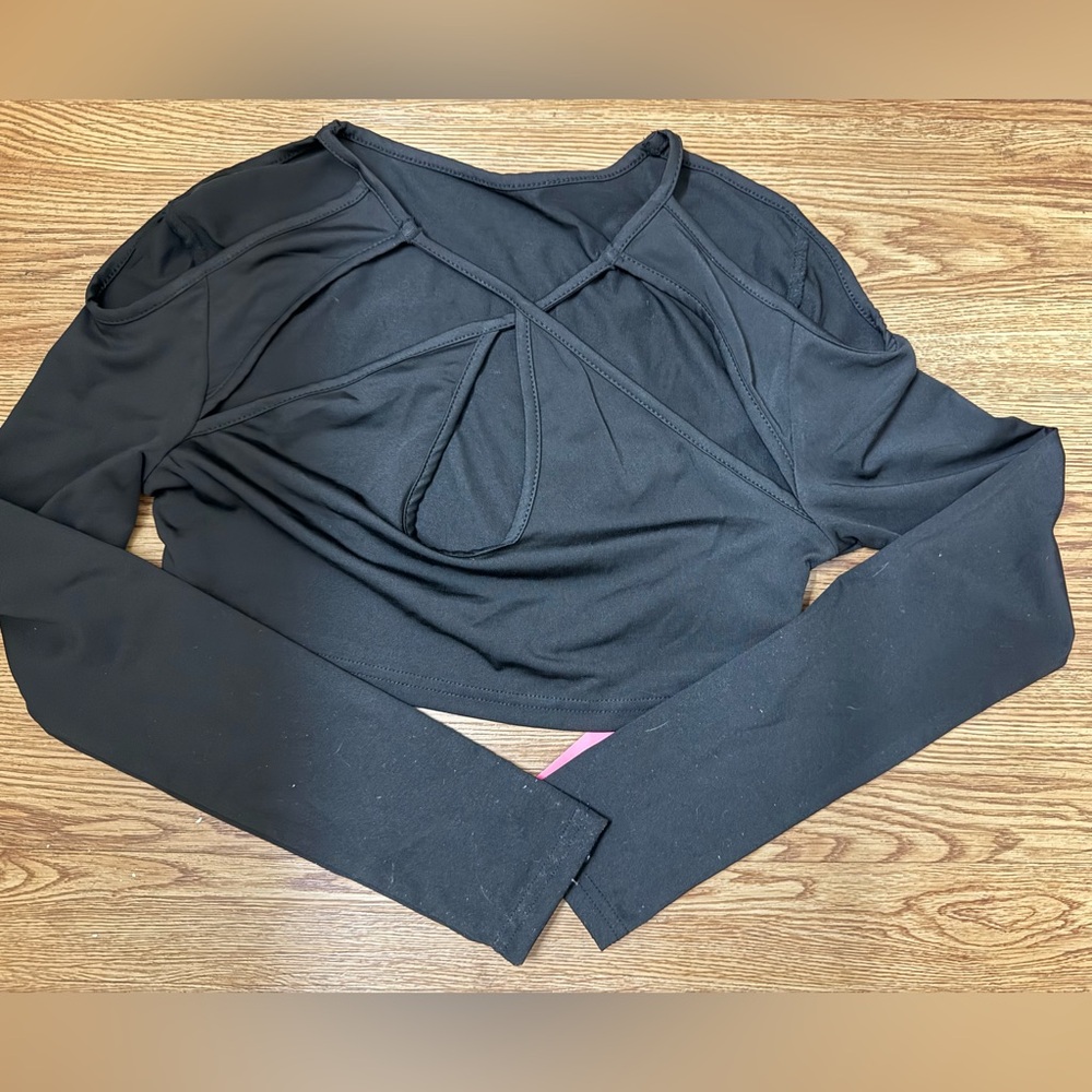 SHEIN ICON Black Long Sleeve Cutout Crop Top – Size S (NWT)